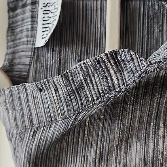 Chico's Design 100% Silk Textured Gray Women's Top Size 2 (12) - Picture 5 of 10